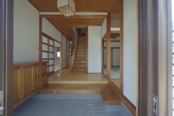 貸家長浜玄関