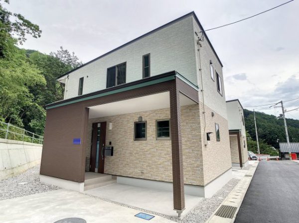 日高村賃貸一戸建て外観