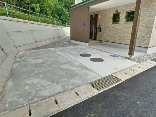 日高村一戸建て駐車場