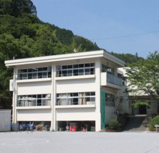 日高村村立能津小学校