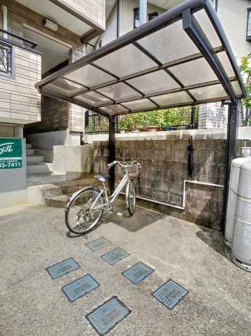 サンヴィレッジアサヒ（102）自転車置き場