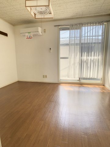 レジデンス高坂（201）居室１