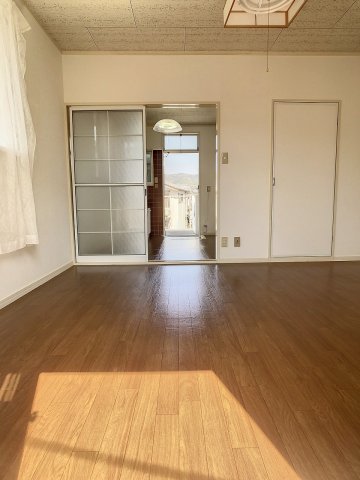 レジデンス高坂（201）居室２