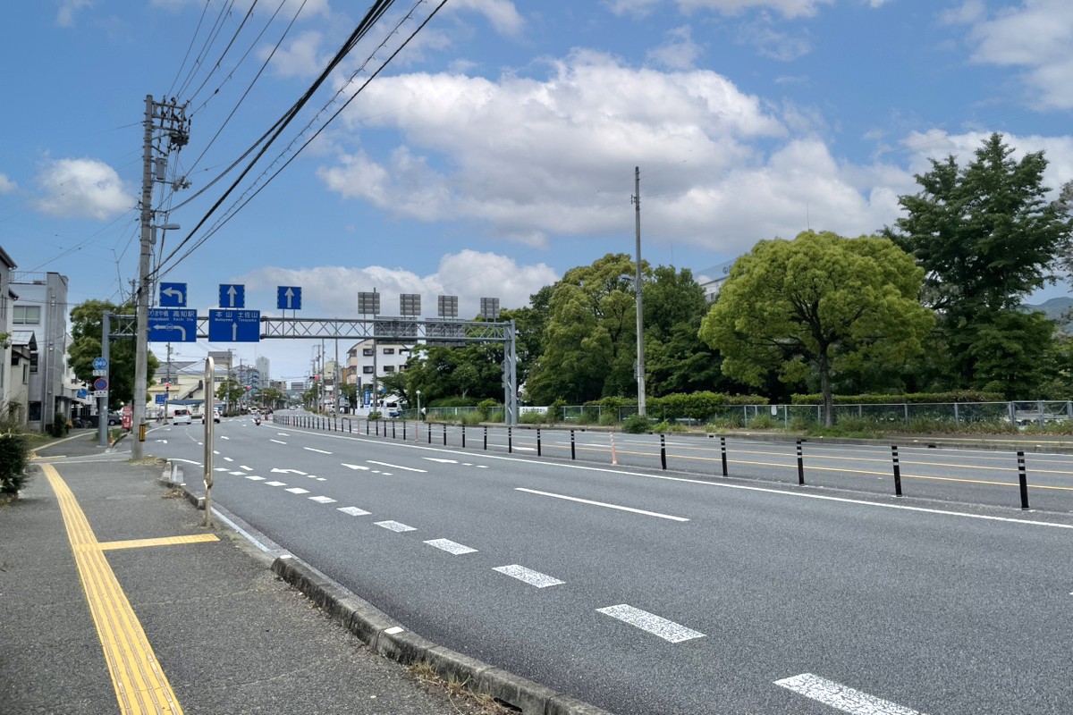 高知市比島町の町並み