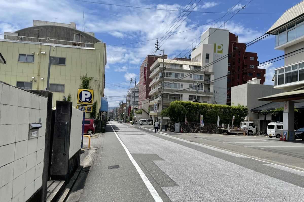 高知市大川筋の町並み