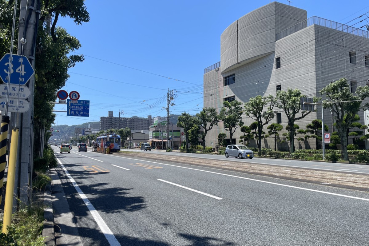 高知市桟橋通の町並み